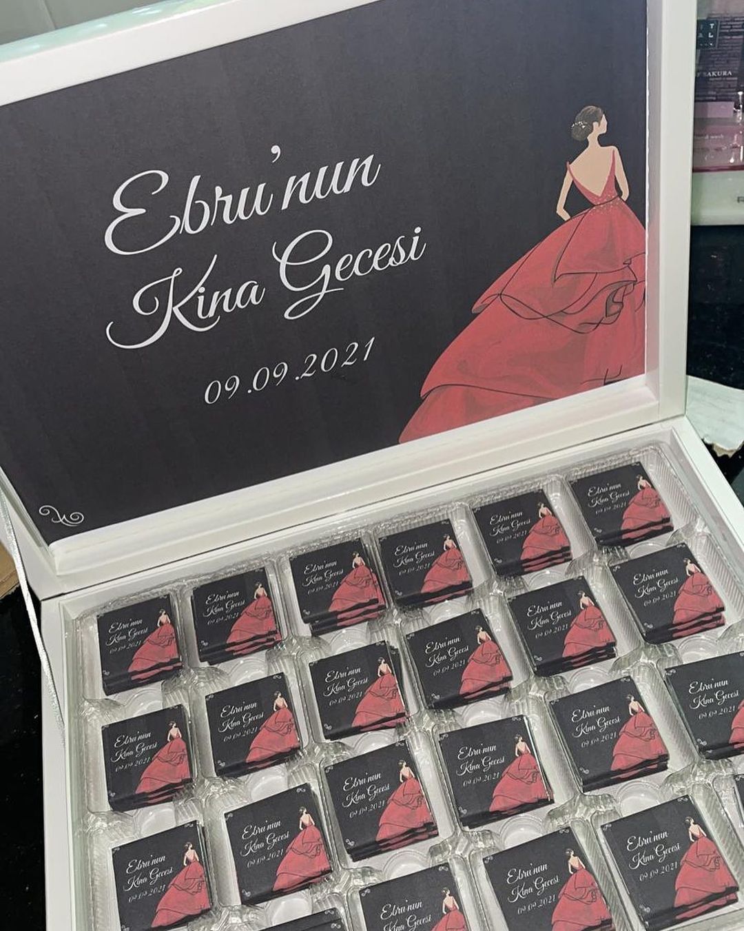 chocobox - gepersonaliseerde chocolade met tekst / foto - isteme cikolata - kiz isteme - damat - new born gift - kraamcadeau - pasgeboren baby kado - verjaardag Alt-tekst bewerken