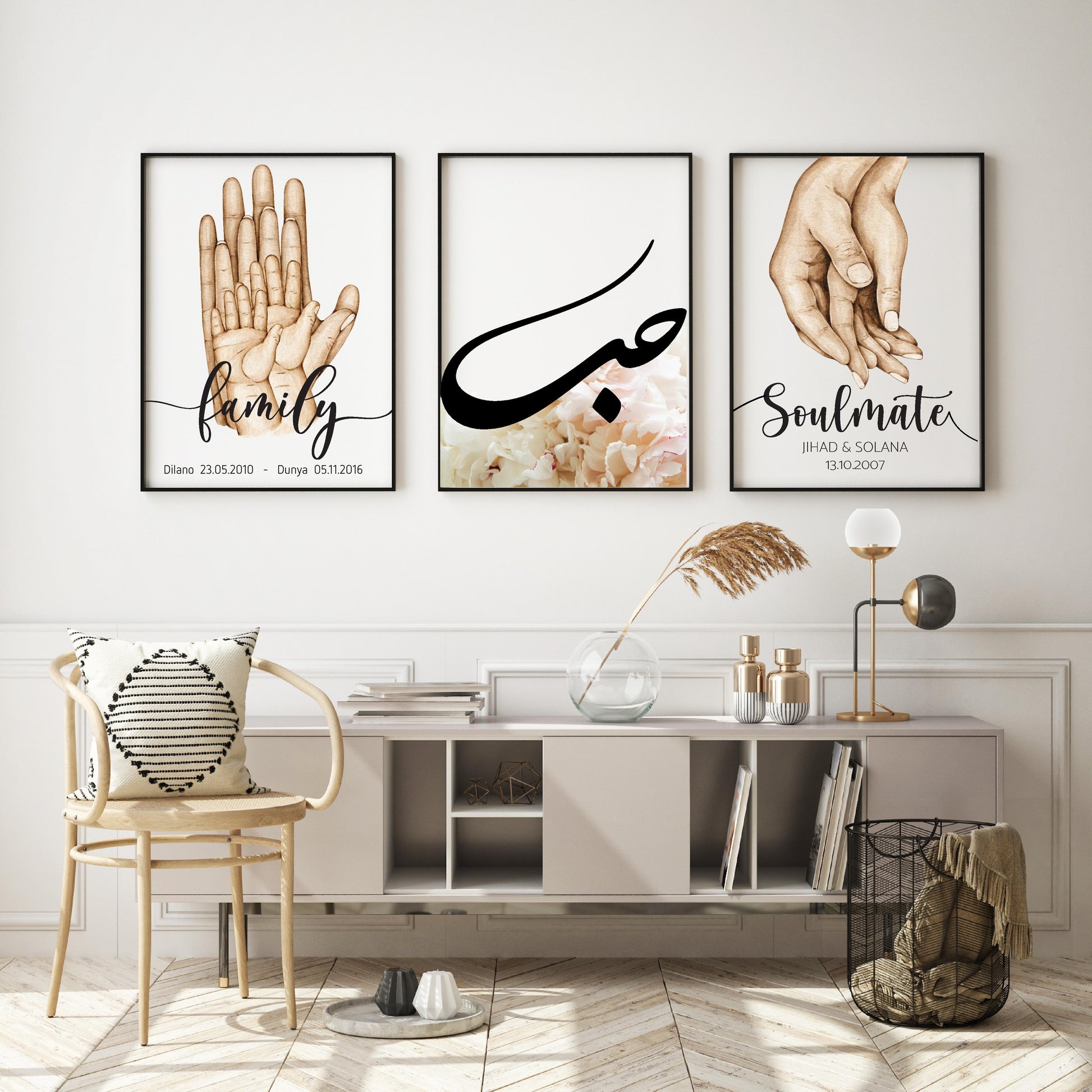 Gepersonaliseerde fotolijst met handjes van familie op handgeschepte papier Gepersonaliseerde poster met handjes - new born cadeau - familie poster - kraam cadeau - ouders met kinder handjes - baby habdjes met hun ouders - new born cadeau - pasgeboren baby kado - familie met baby handjes - zwangerschap cadeau